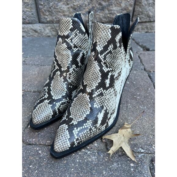 Vince Camuto snakeskin block heel booties size 7 - Picture 3 of 7